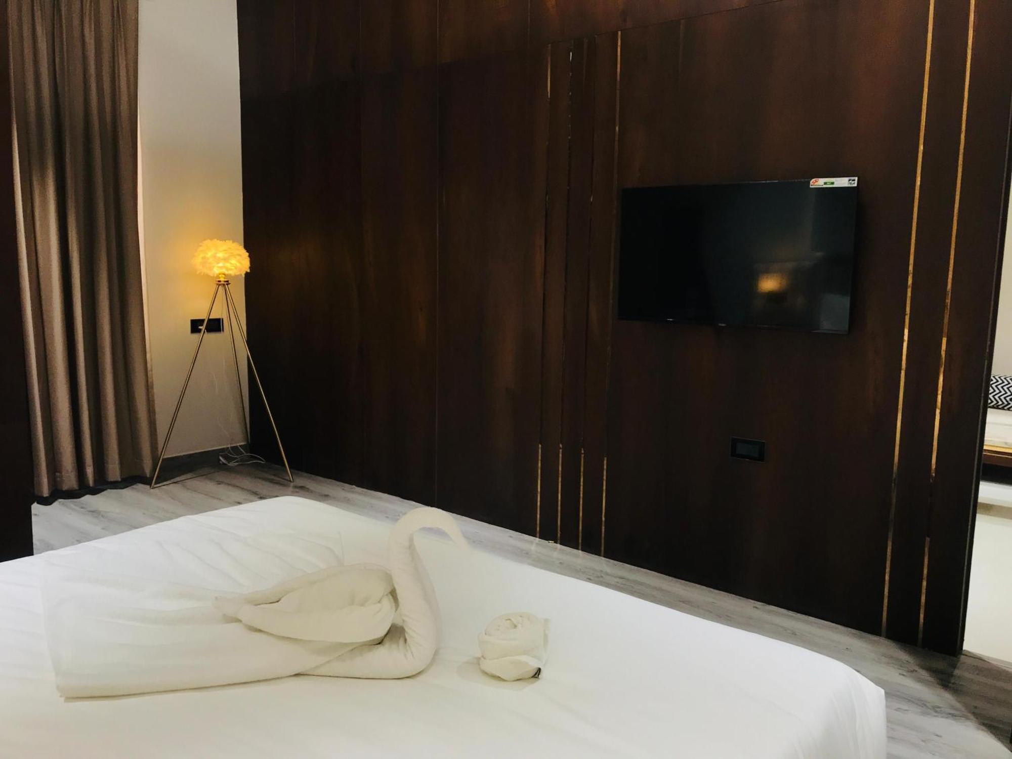 Hotel Midas Inn Матхура Екстер'єр фото
