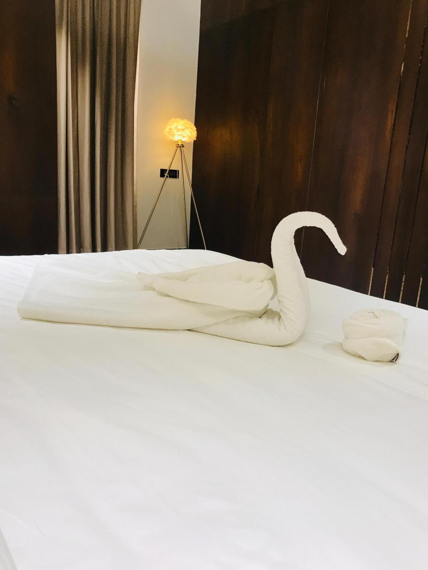 Hotel Midas Inn Матхура Екстер'єр фото