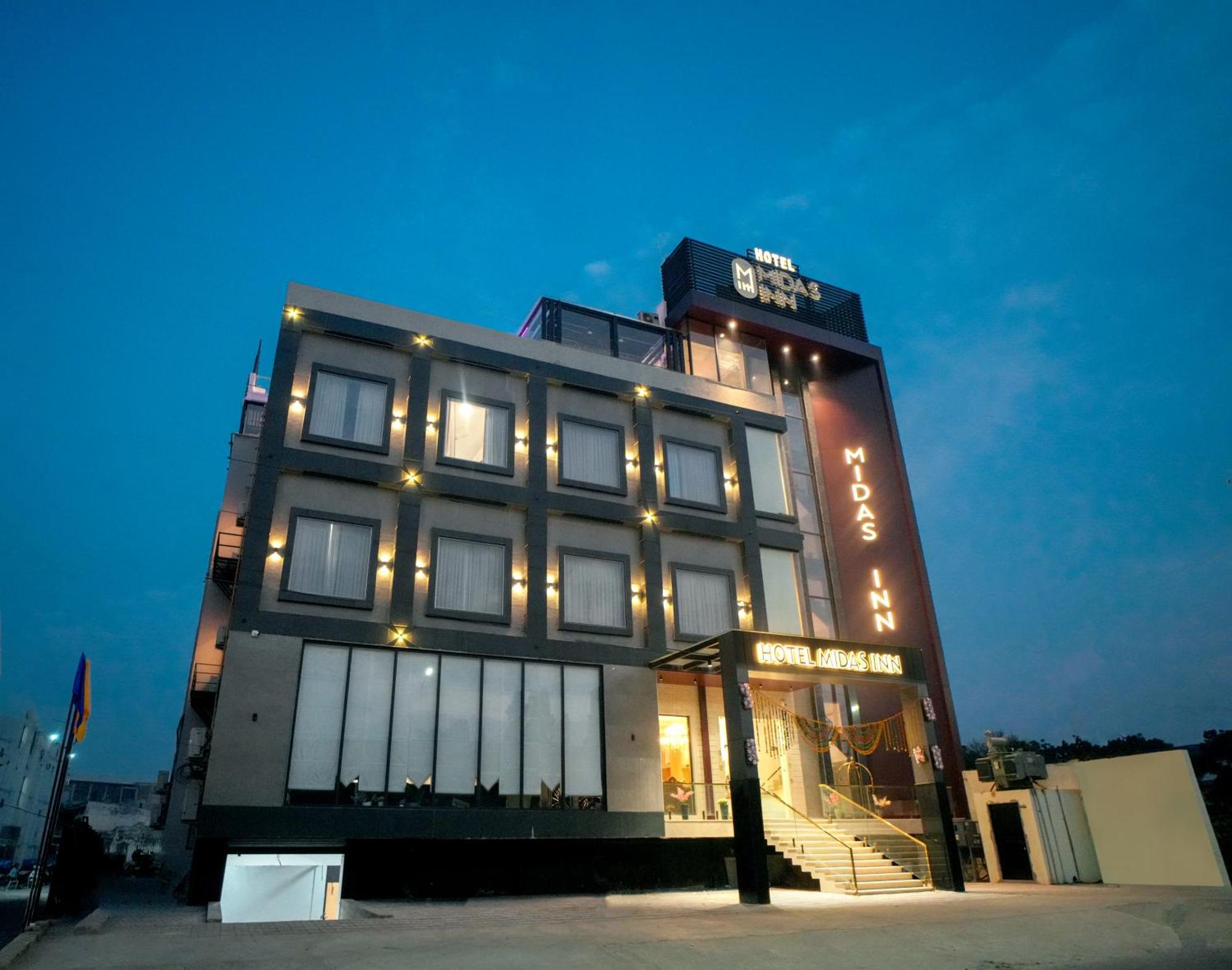 Hotel Midas Inn Матхура Екстер'єр фото
